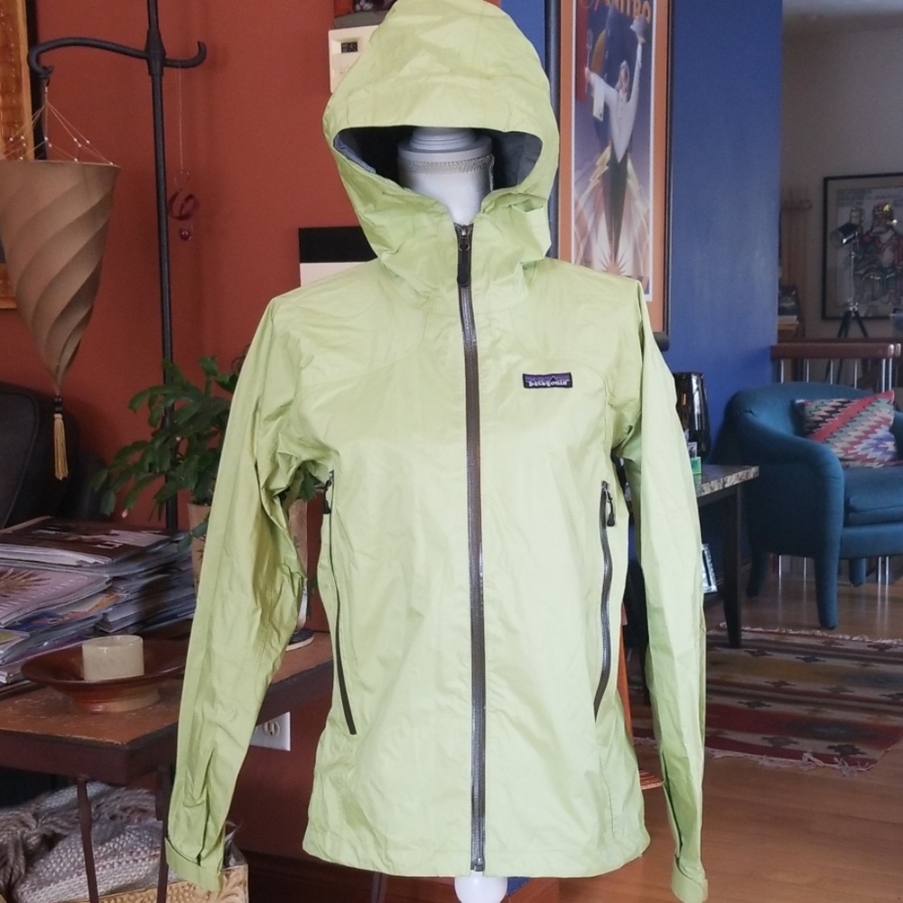 Patagonia Rainshadow Stretch Rain Jacket S MINT!